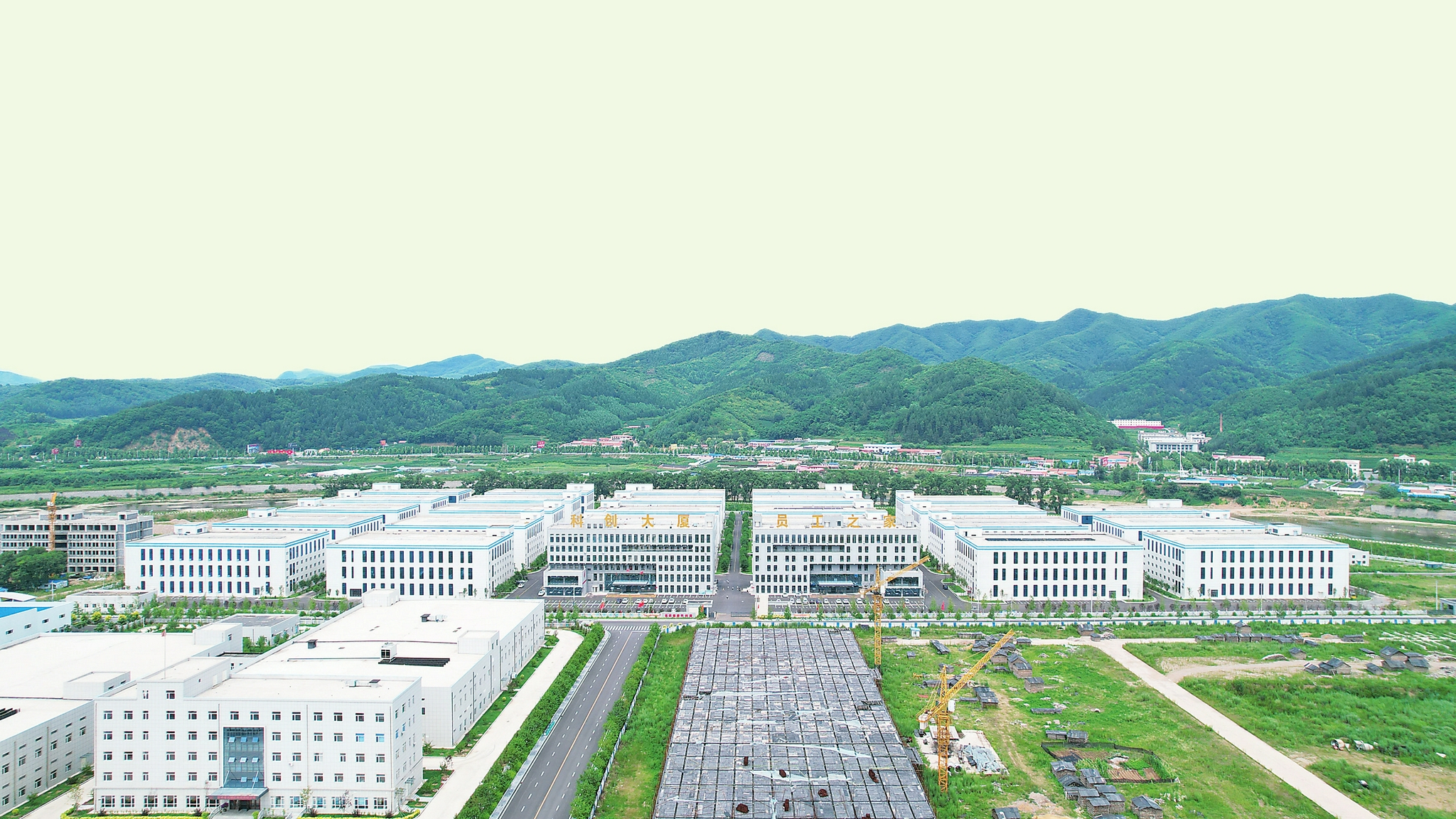 在我省"长辽梅通白延医药健康产业走廊"的中段,有一个闪亮的点,这里山