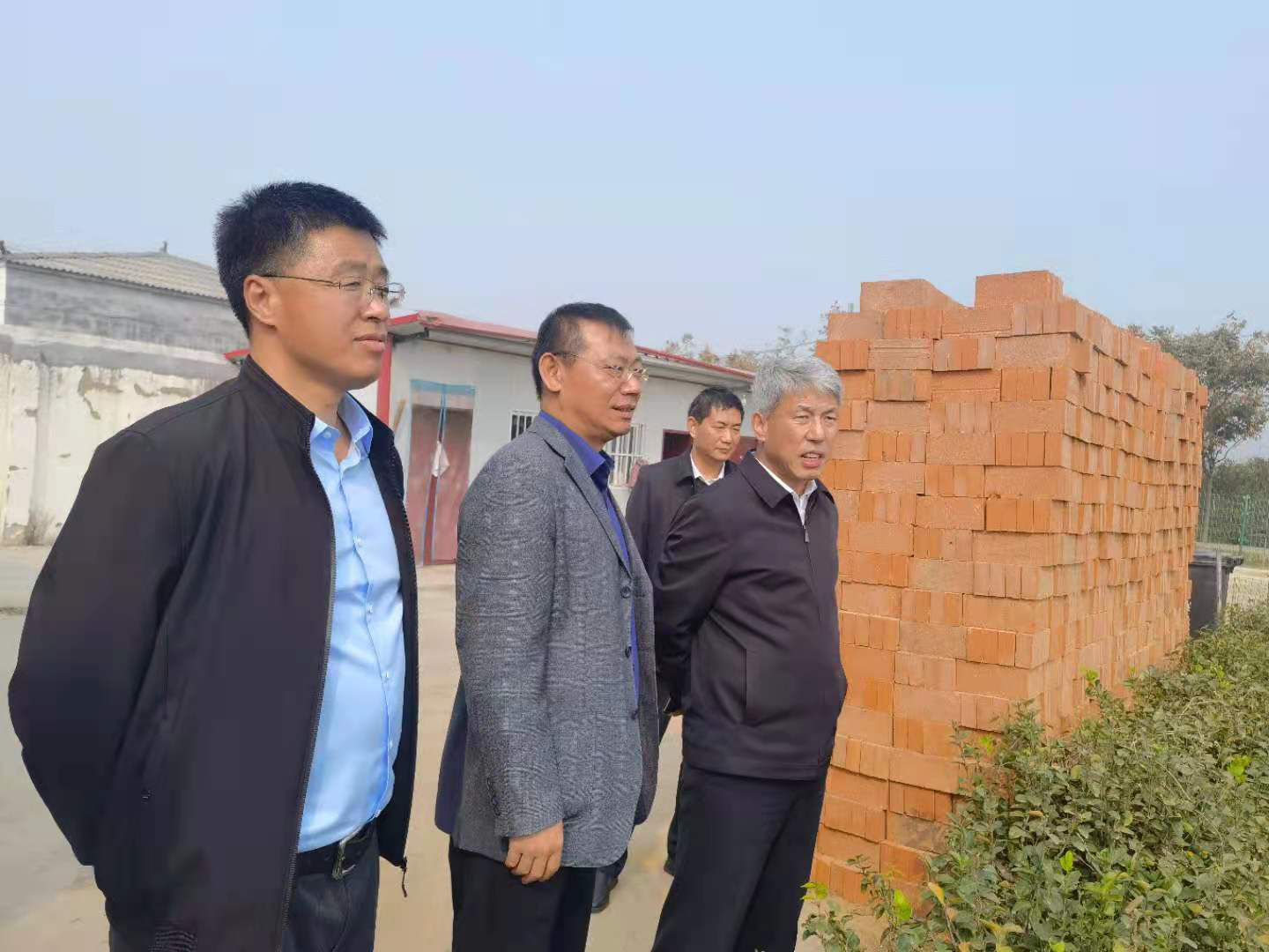 华录集团党委副书记总经理尹松鹤到上蔡县调研指导巩固拓展脱贫攻坚