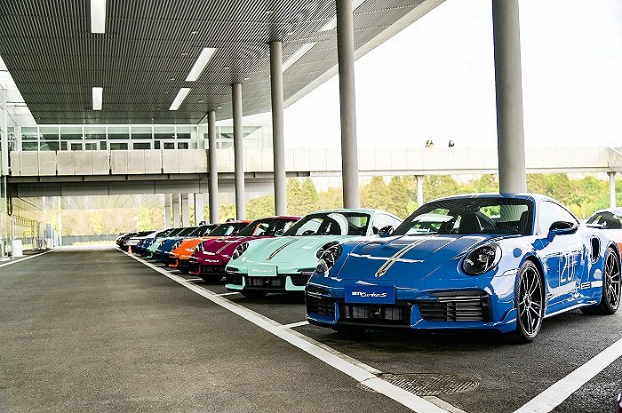 全新911 Turbo S保时捷中国20周年纪念版正式交付