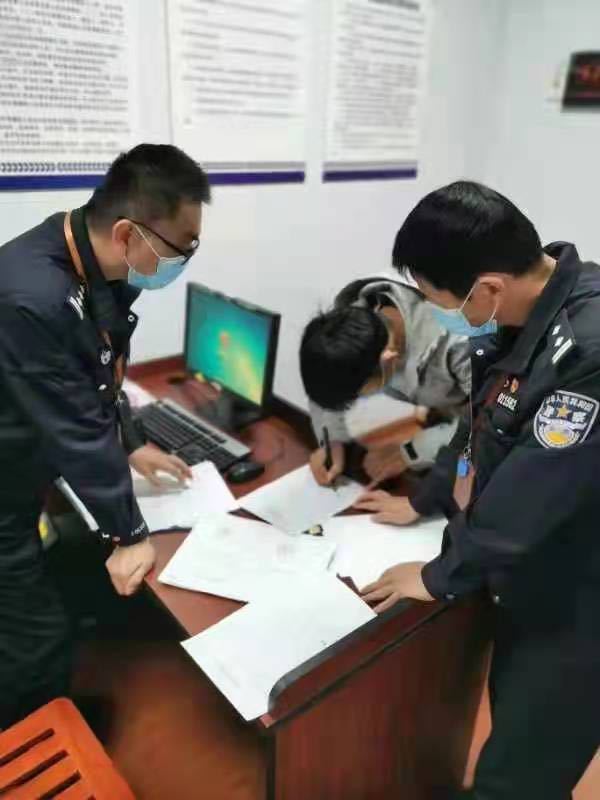 违规牵引工程车酿祸竟然一走了之货车司机被浦东警方拘留 浦东 新浪财经 新浪网