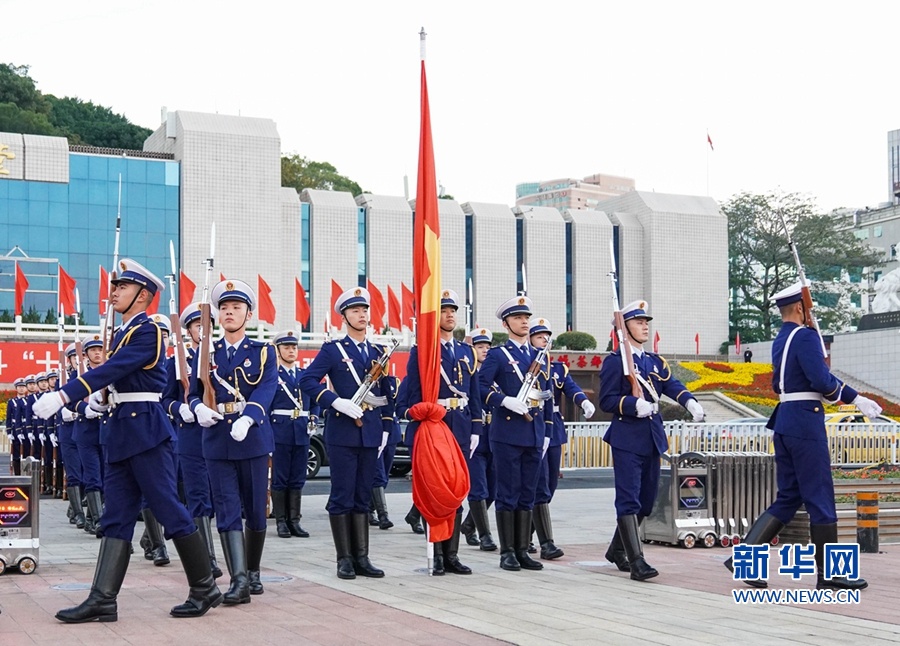 组图福州举行2021元旦升旗仪式