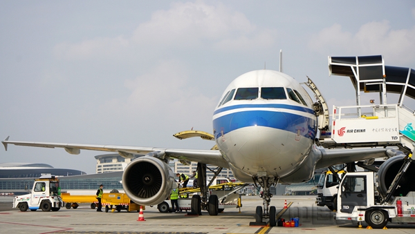 国航西南分公司空客a319飞机调机转场至成都天府机场(本文均由国航供