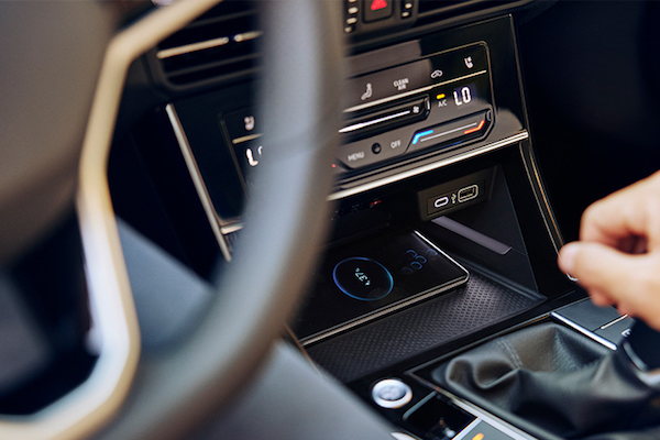 芯片短缺影响，10月汽车销量预计下滑超10%