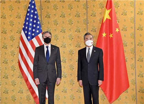当地时间2021年10月31日,国务委员兼外长王毅在罗马会见美国国务卿布林肯。