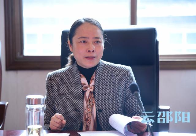 仇珂静专题调度路长制及农村公路管养体制改革工作