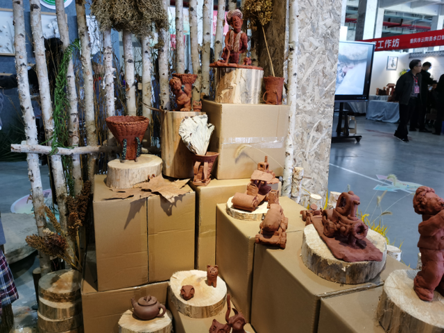 重庆市第九届中小学艺术展演活动艺术作品展举行彭水作品展区作品与