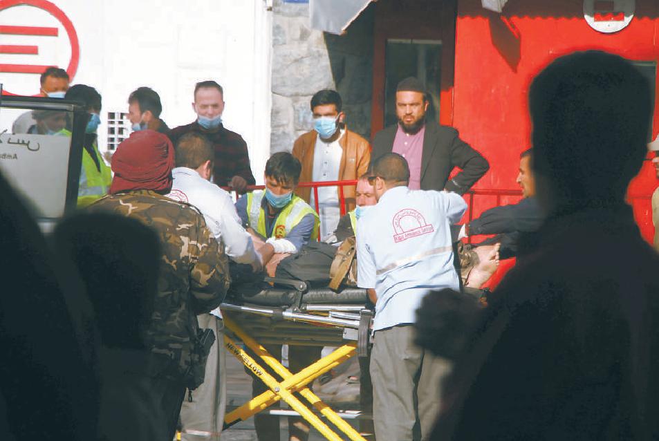 阿富汗最大军医院遭袭