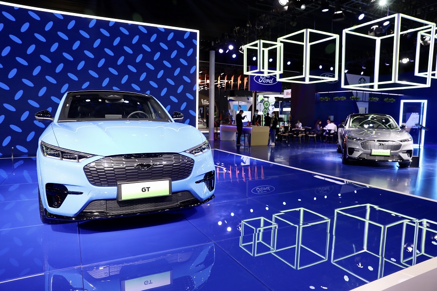福特汽车展台展示的一款新能源汽车。（中国日报记者 朱兴鑫 摄）