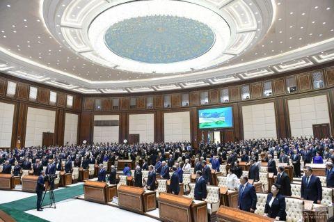 乌兹别克斯坦总统就职典礼举行米尔济约耶夫宣誓就职 就职典礼 新浪财经 新浪网