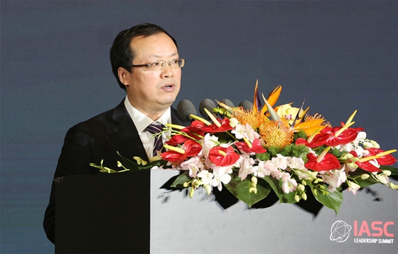 周新民出席第四届国际航空产业链领袖峰会并作主题演讲