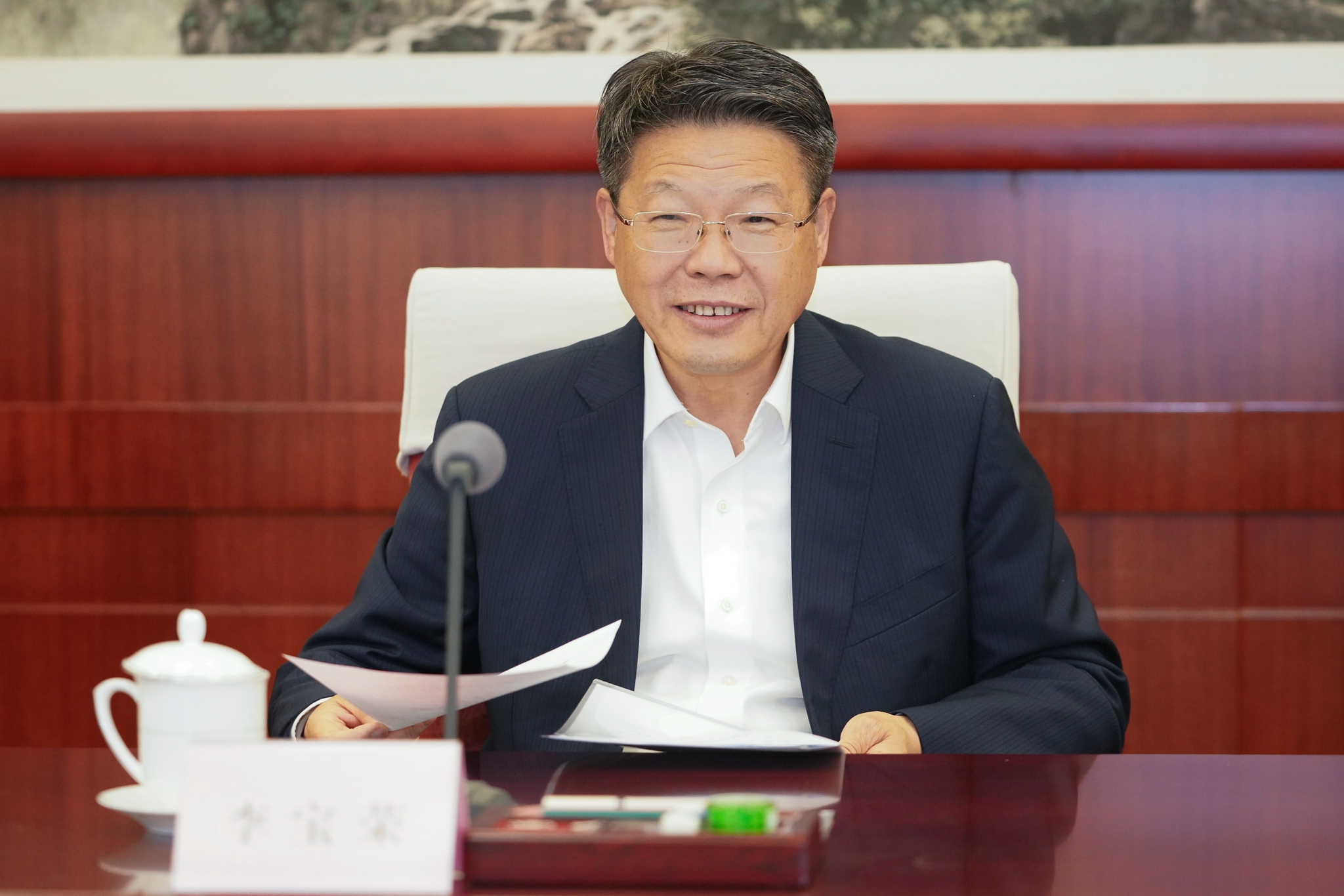 李宝荣分别会见清华大学党委书记陈旭一行北京大学校长郝平一行并座谈