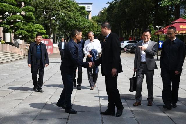 貴州省六盤水市六枝特區黨委書記鮑吉克帶領代表團到中山市考察調研