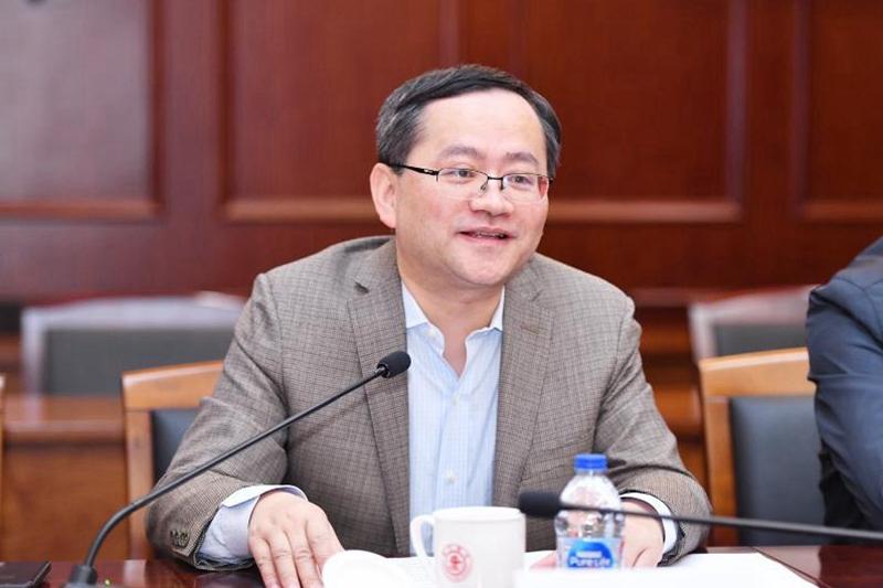 处长许开宇,上海交通大学党委常委,副校长朱新远出席会议并为基地揭牌