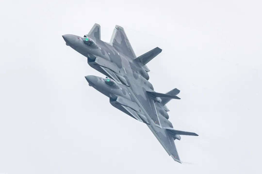 歼20出道十周年你有哪些祝福快来评论区留言吧小新将选取留言中最精彩