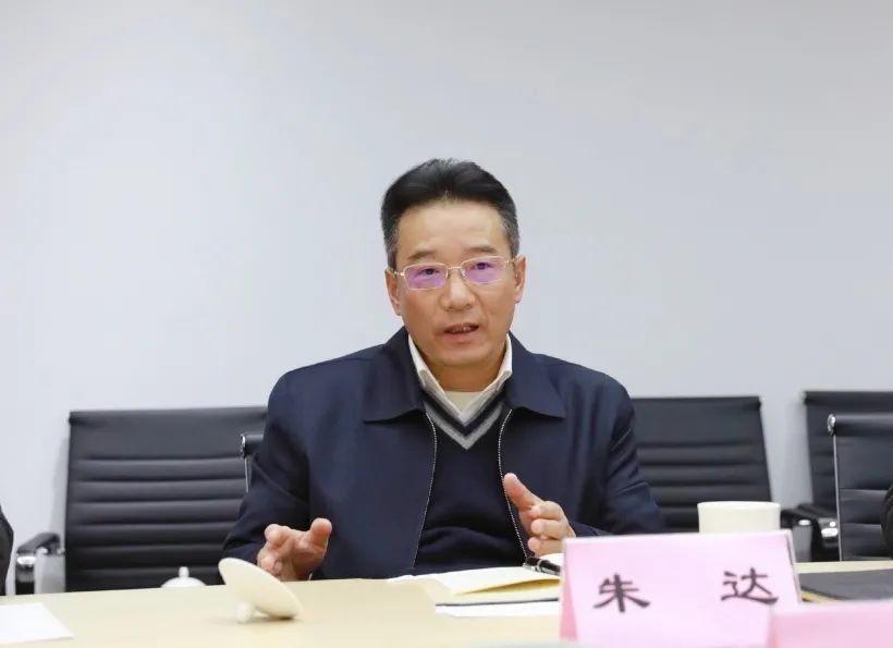 把乡研院打造成宁大"金字招牌"书记助威1月11日下午,宁波大学党委书记