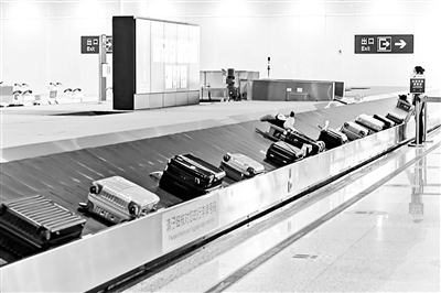 8000元行李箱托运时损坏 海南航空只赔500元