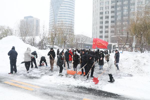 通辽市战风斗雪保民生