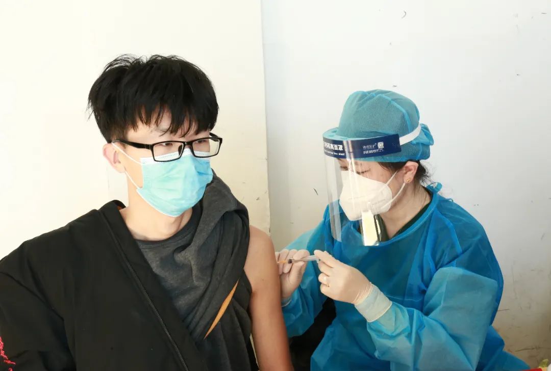 现场直击北京信息科技大学组织开展新冠疫苗加强针接种