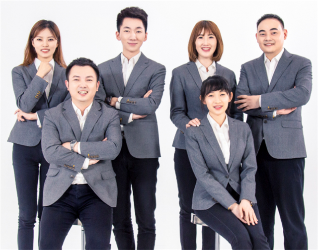 麦田vip交易客户服务团队,左三缪海斌