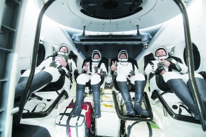SpaceX“龙飞船”Crew-2机组返回地球