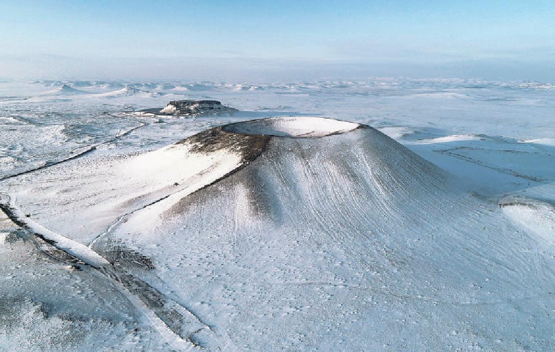 火山遇冰雪青城披银装