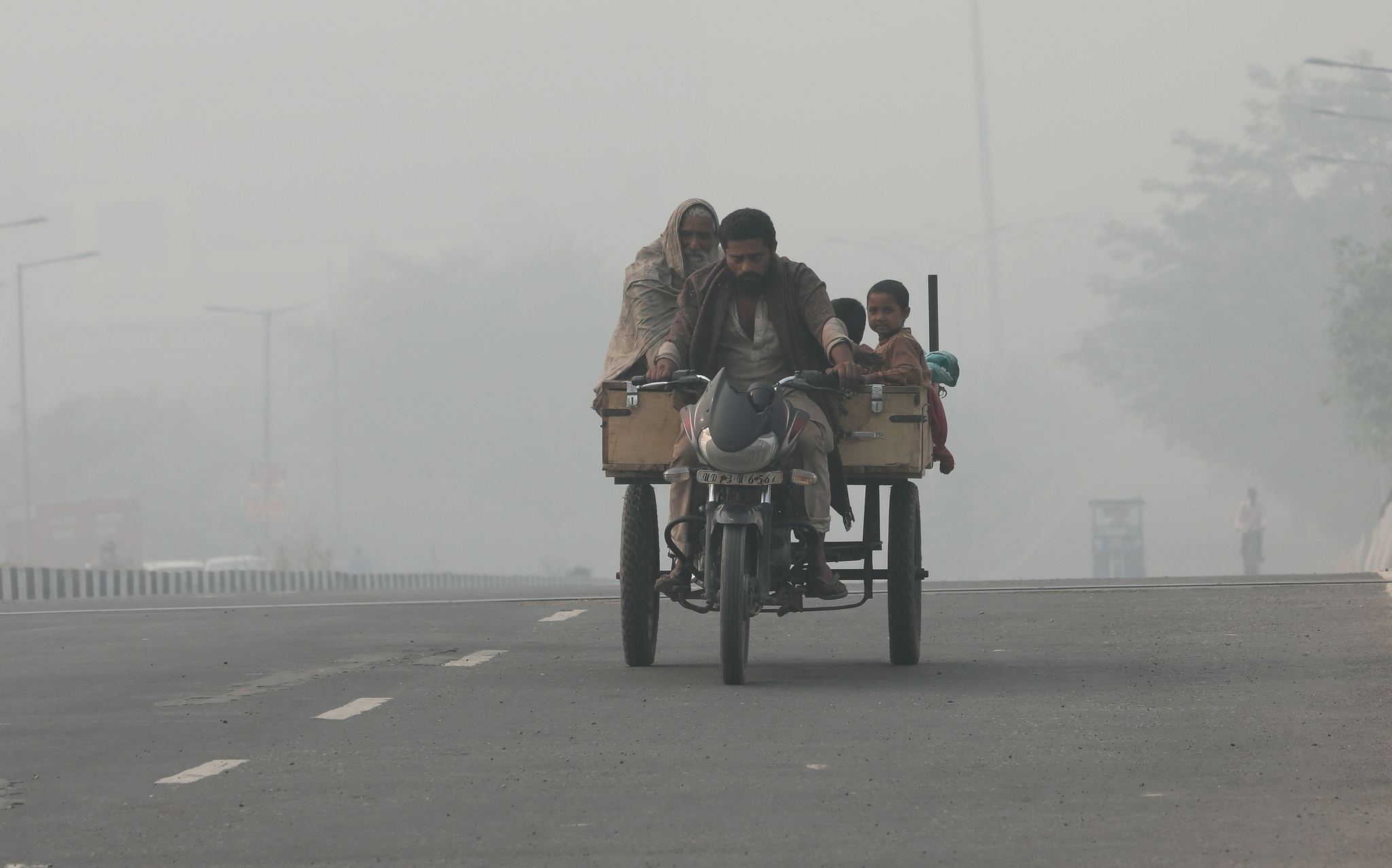 排灯节后德里地区的空气污染问题严重 澎湃影像图