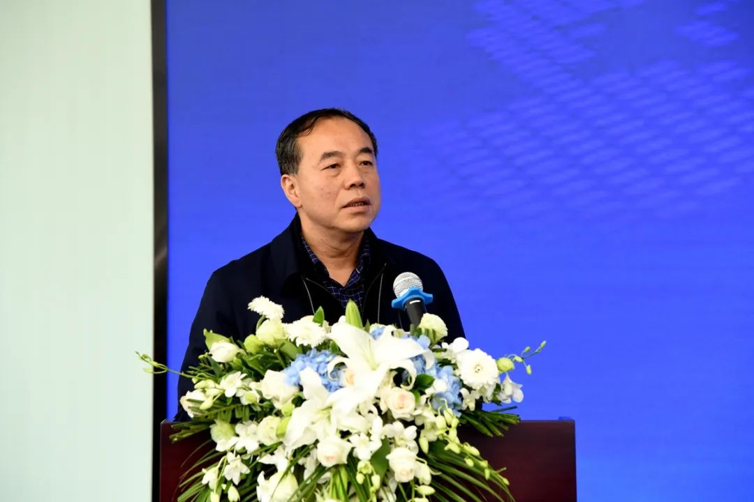 武汉东西湖区委常委徐贻功致辞