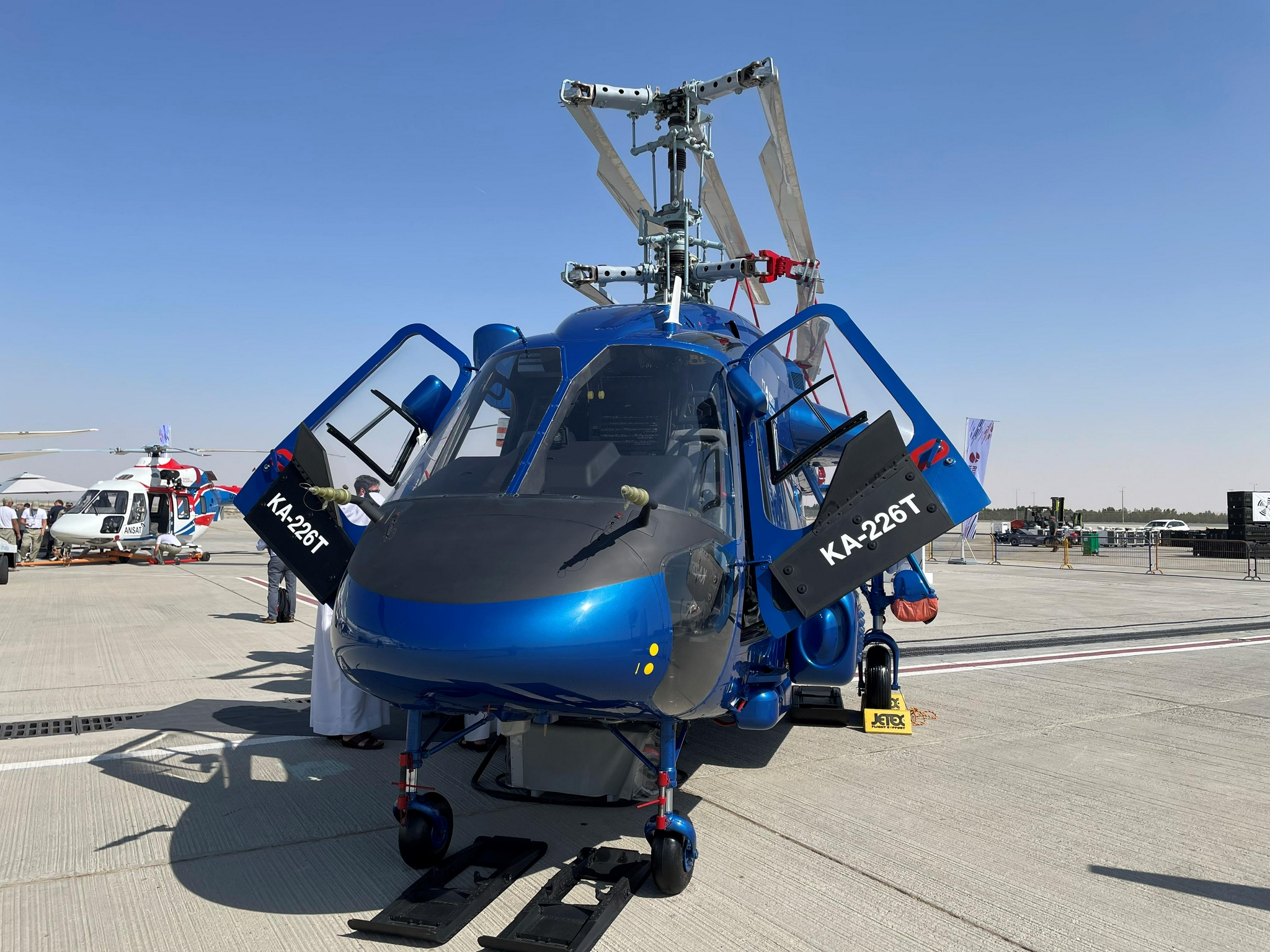 升级版俄罗斯卡226t直升机亮相迪拜航展