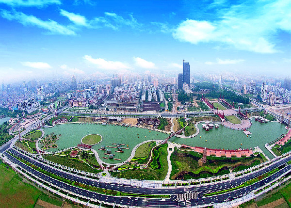 粤港澳大湾区背景下,佛山南海千灯湖金融高新区不仅是佛山最早发展起来的核心区域之一,更是整个湾区的创新战略发展高地以及金融创新中心。(南海区委宣传部供图)