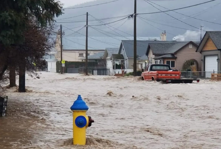 加拿大西部遭遇洪水