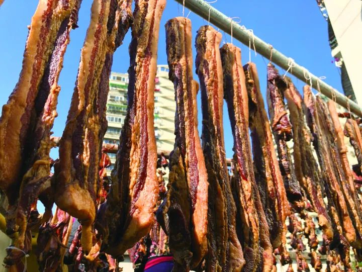 又到一年晒酱油肉的季节.