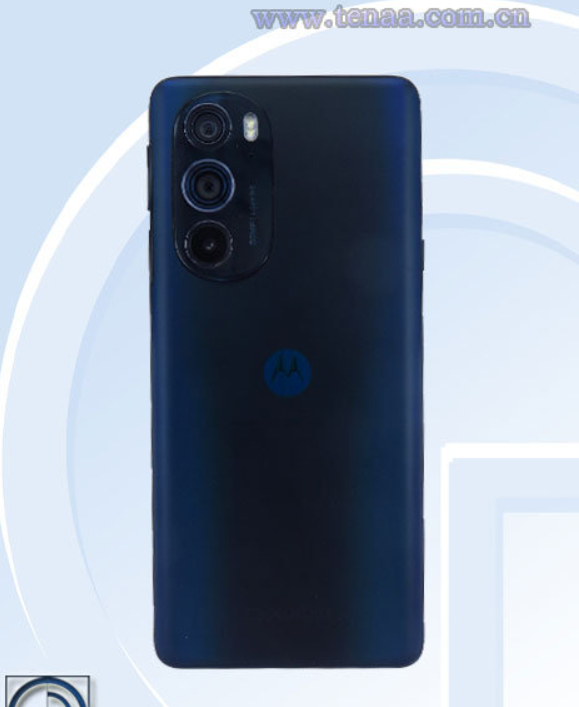 摩托罗拉edge X证件照首曝：椭圆形镜头模组吸睛