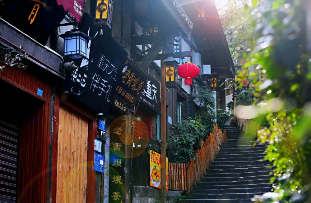 磁器口古镇景区恢复开放