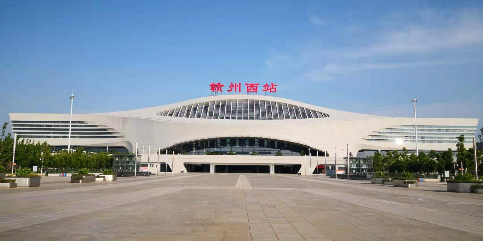 江西赣州石城建高铁站图片
