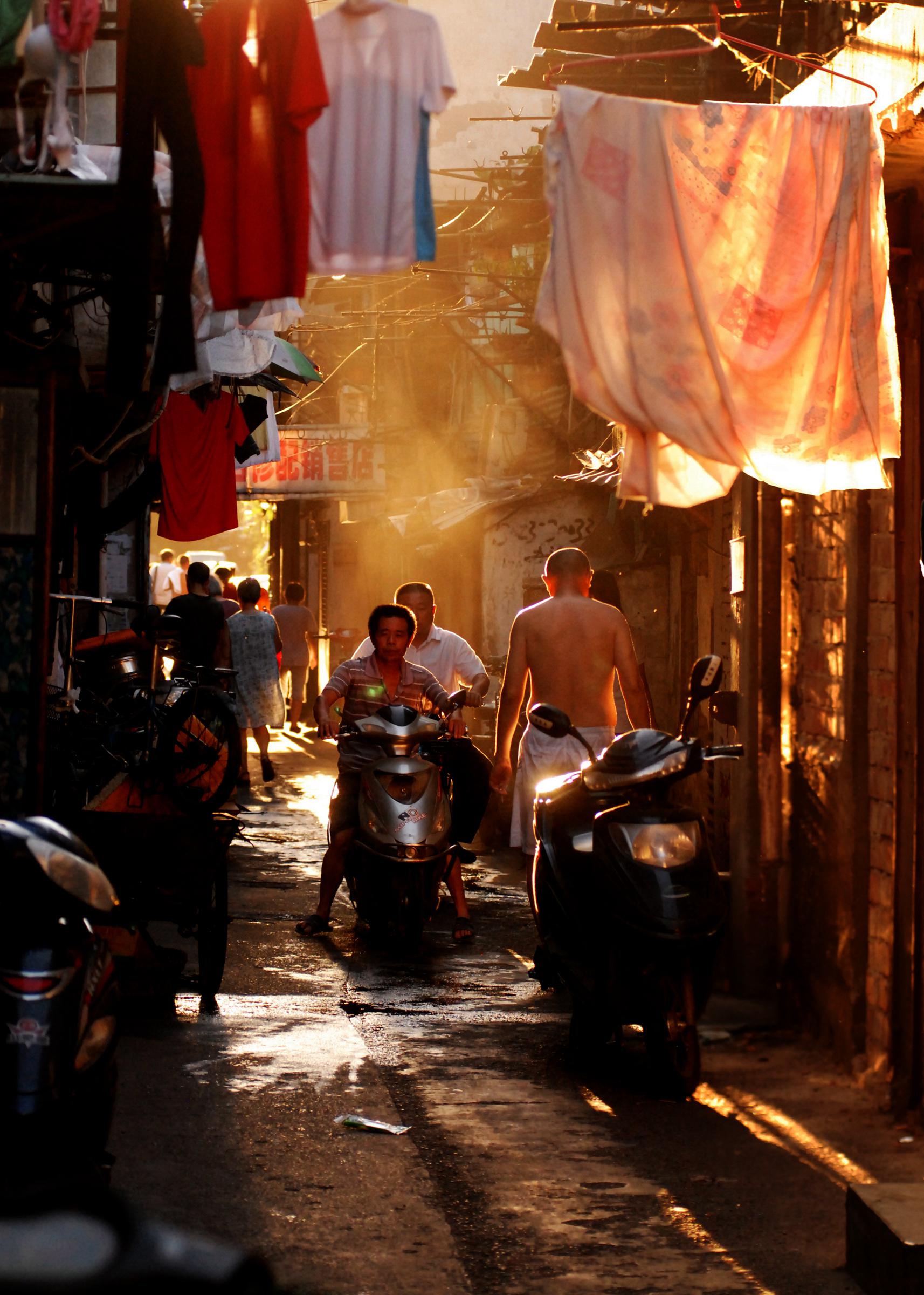 摄影家楼定和过世上海另一半人的生活影像如何不散失