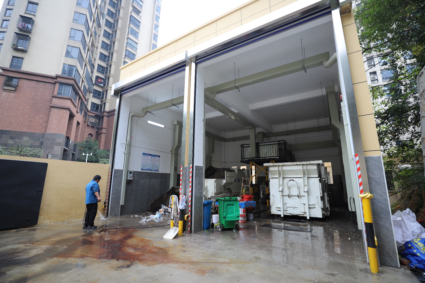 麓谷街道高标准设计建设老旧垃圾转运站完成升级改造