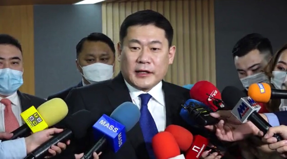 蒙古国总理强调接种第三剂新冠疫苗的重要性