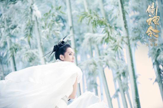 《阴阳师》电影《侍神令》剧照 桃花妖侧颜美如画