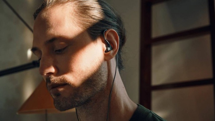 森海塞尔发布全新IE 300入耳式耳机和汽车音响技术