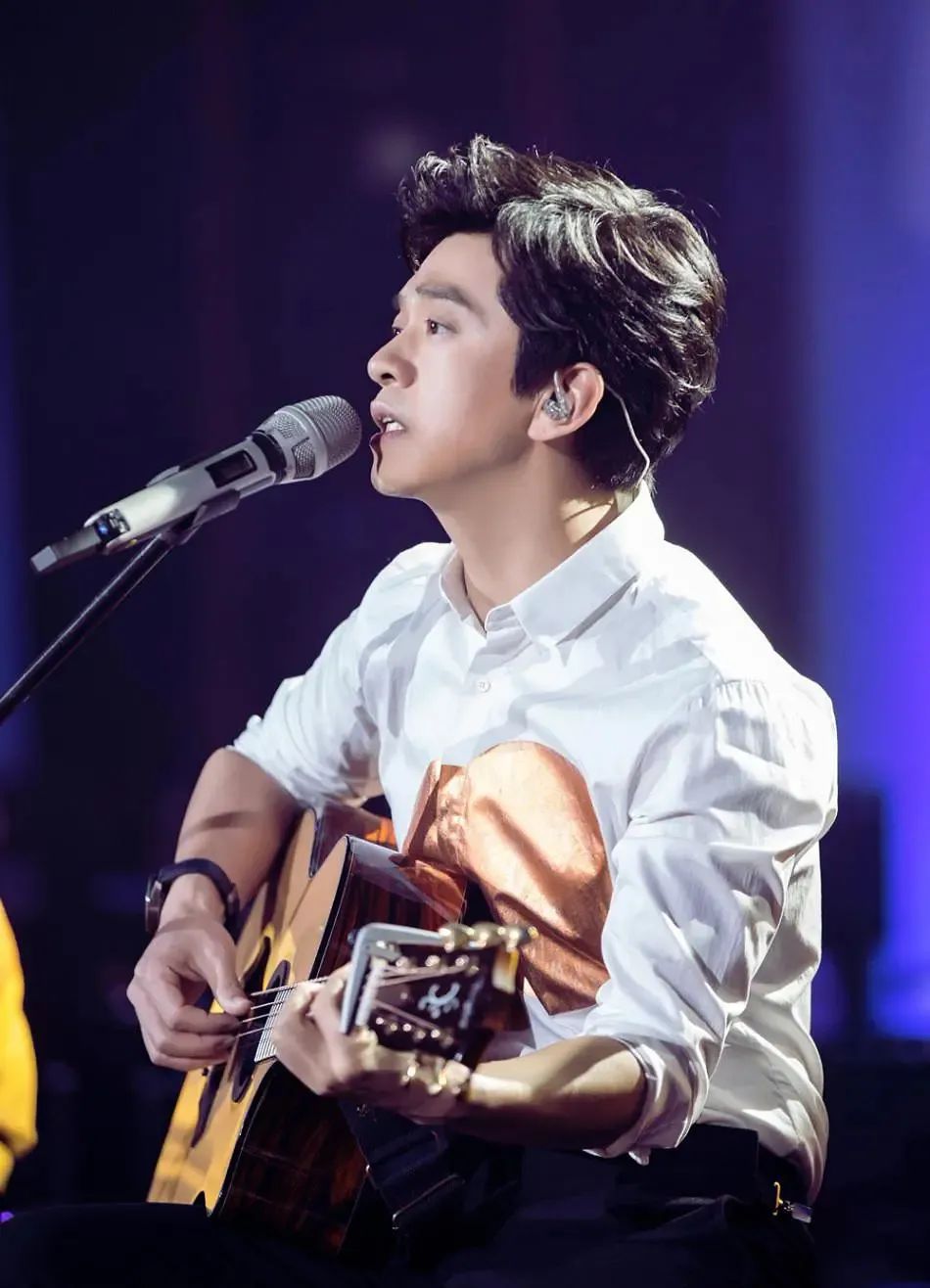 李健听到平凡中的澎湃