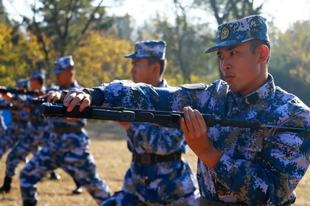 刺杀操练让战士们收获颇多"刺刀亮剑那一刻,内心很澎湃!