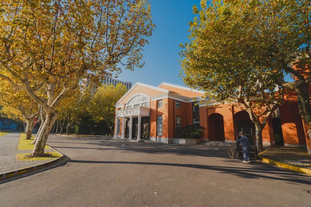 校园浩瀚的秋以风格各异的曲目为你定制一张歌单华东师大风景让我们用