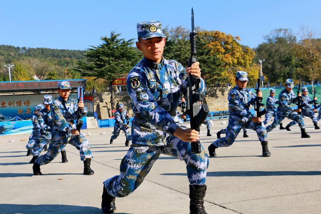 刺杀操练让战士们收获颇多"刺刀亮剑那一刻,内心很澎湃!