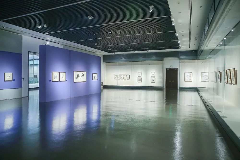 中华艺术宫展览正式亮相入木黄永玉版画艺术展