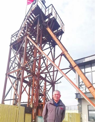 王文洪20年守护温泉源头水