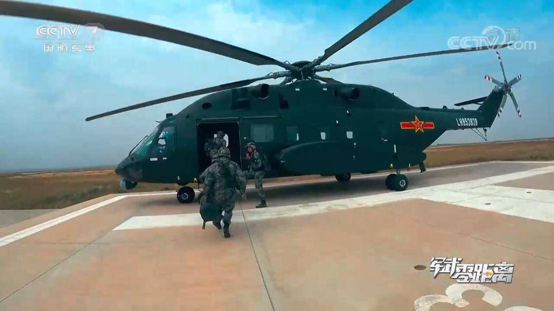 直-20大机群罕见同时亮相,运载空突步兵攻城掠地,场面震撼|直升机