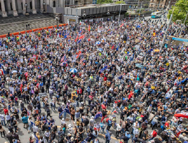 墨尔本抗议人群(图片来自澳媒)