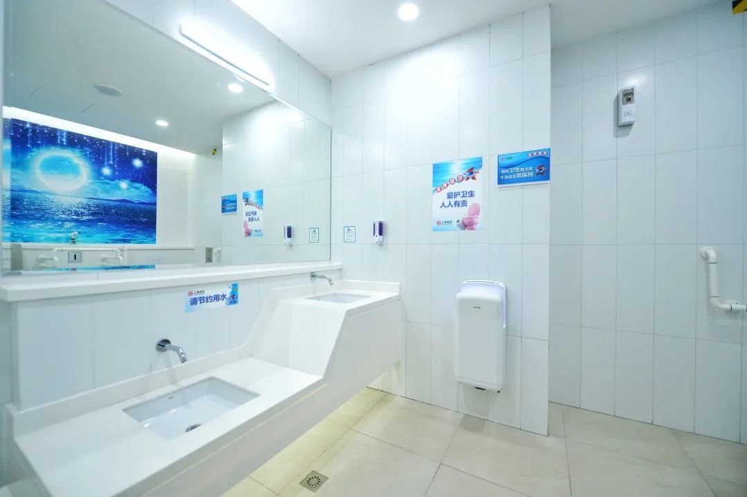 撒花最美厕所花落15号线桂林路站地铁卫生间展现精细化管理的靓丽名片