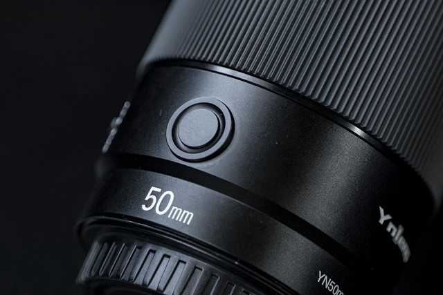 1999元国产全画幅镜头 永诺50mm F1.8评测