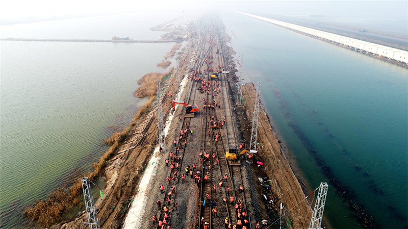 邯黄铁路渤海东站Ⅲ场道岔拨接完成
